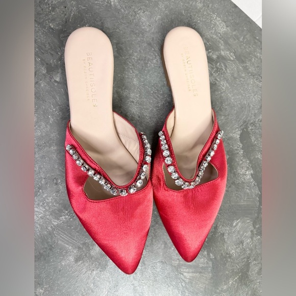 Beautiisoles by Robyn Shreiber red satin embellished mules size 9 - Picture 4 of 5